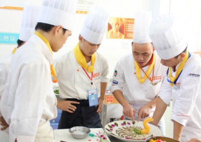 赣州哪里有学厨师的赣州光华技术学校厨师专业