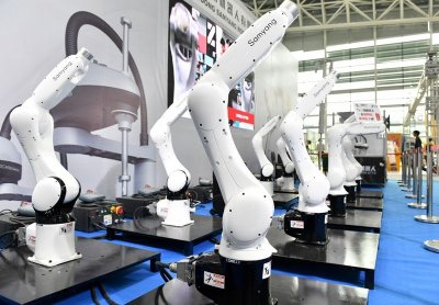 赣州学工业机器人最好的中专学校_赣州工业机器人学校排名