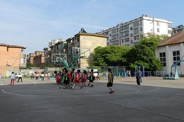 江西工程学校篮球场