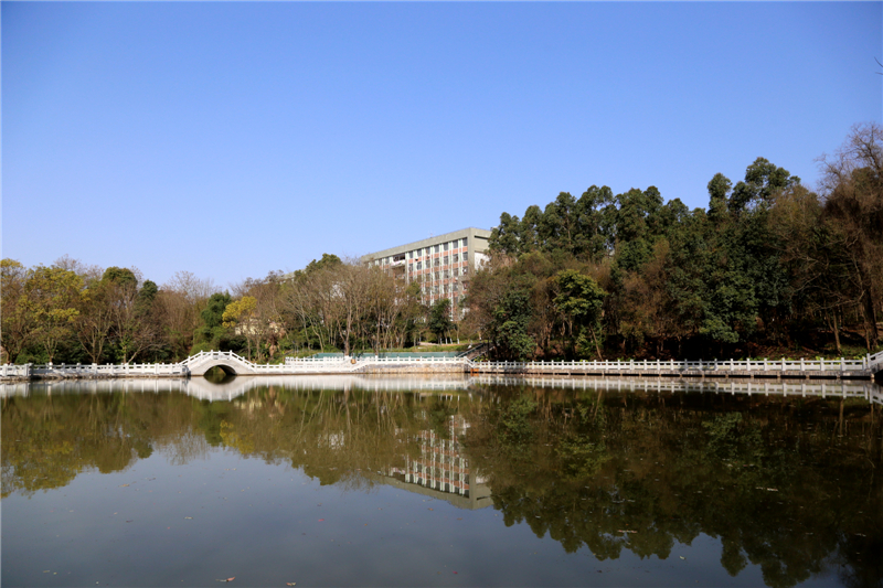 赣州大专院校 江西环境工程职业学院 图片