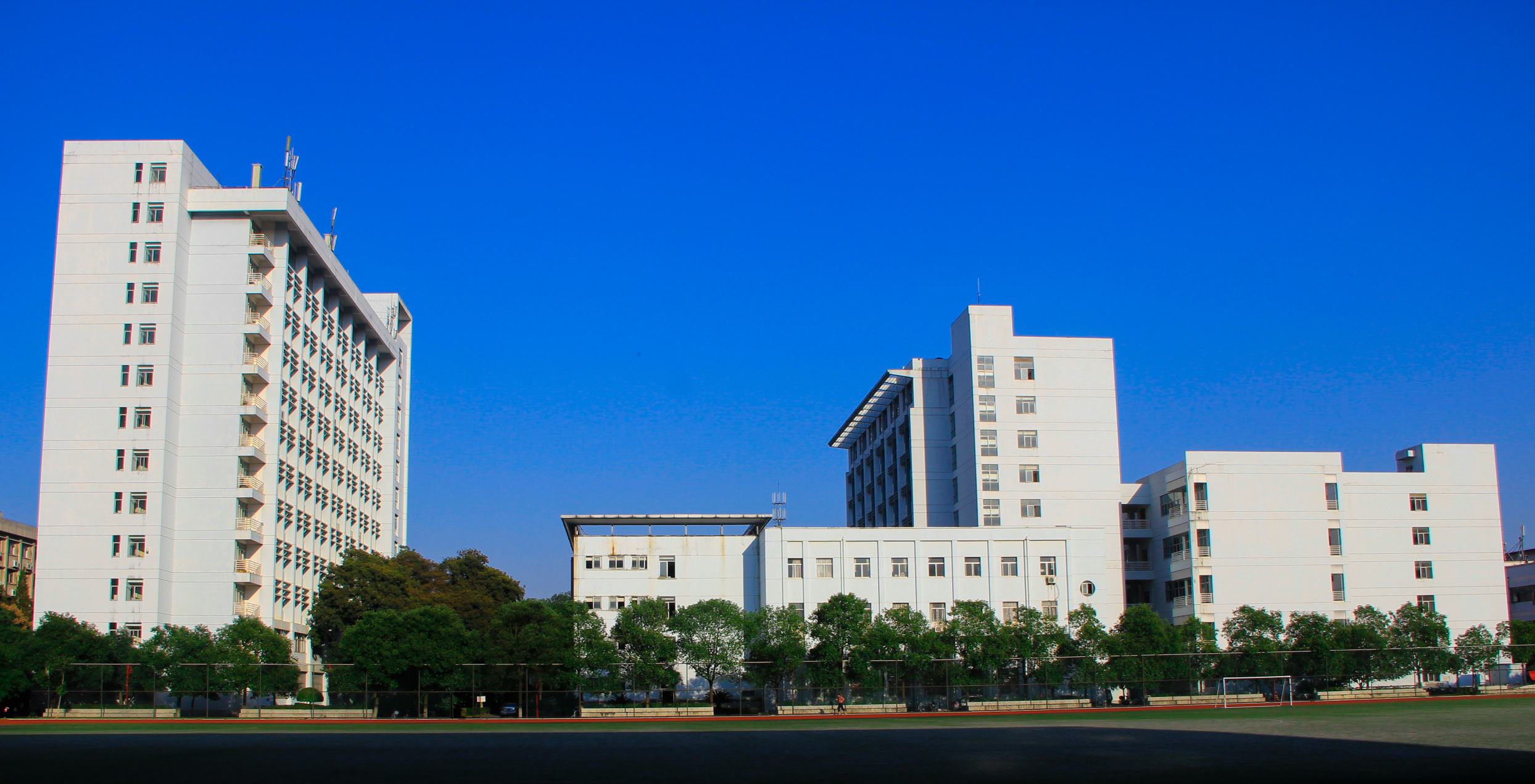 2020年东华理工大学成人高考招生简章